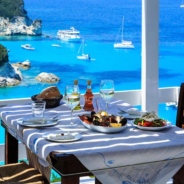 Viajes en velero o catamaran por las islas griegas