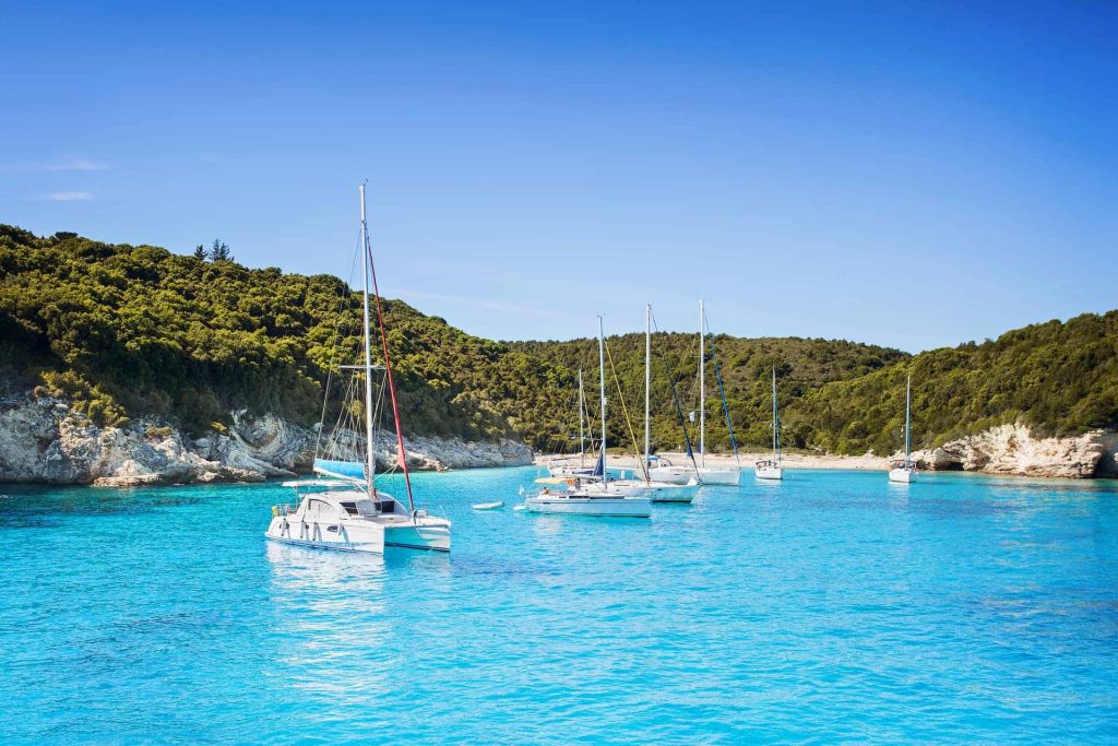 Alquiler de barcos, con o sin patron. Veleros, catamaranes y goletas