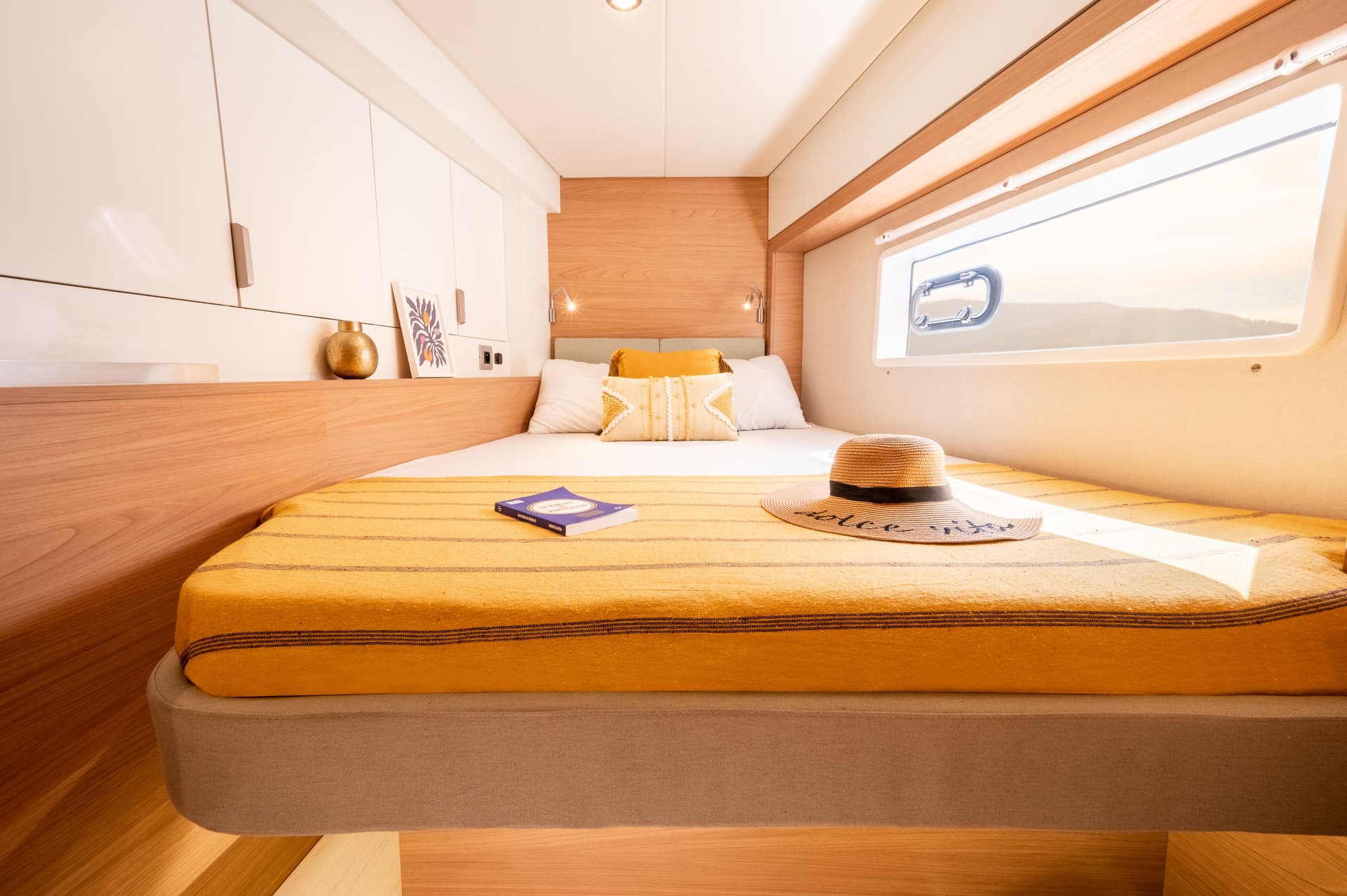 Catamarán Bali 4.2, viajes en catamaran por plazas
