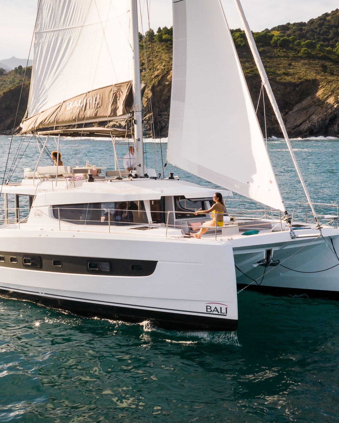 Catamarán Bali 4.2, viajes en catamaran por plazas