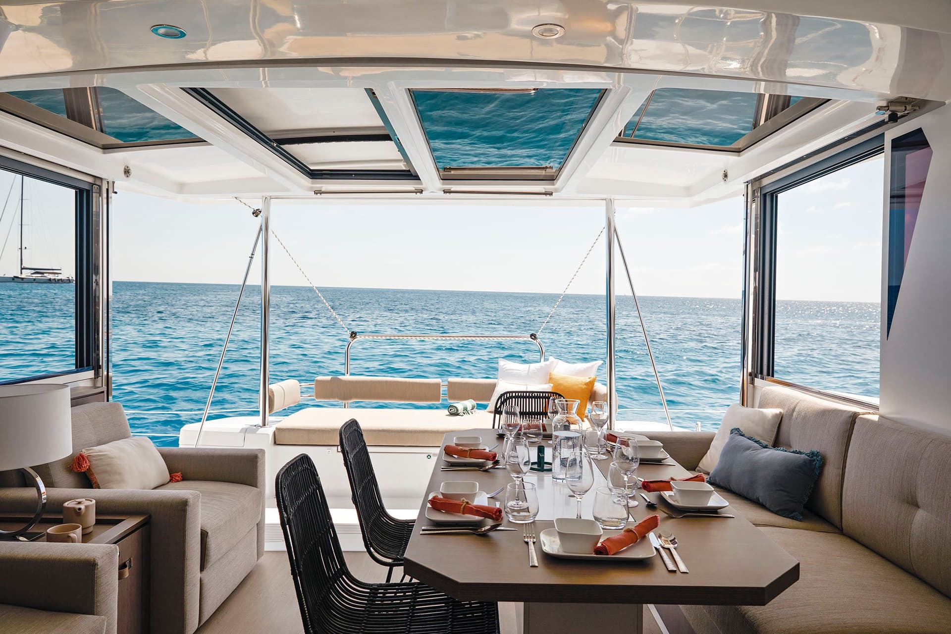 Catamarán Bali 4.2, viajes en catamaran por plazas